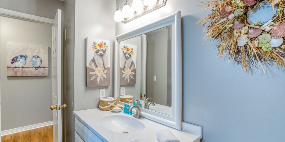 Pensacola Condo - Sea Esta - Bathroom