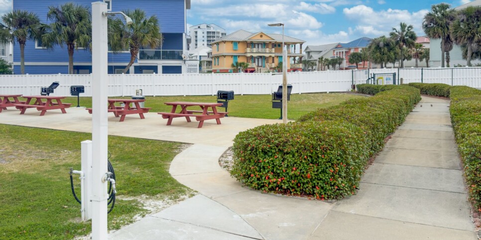 Pensacola Condo - Sea Esta - Exterior