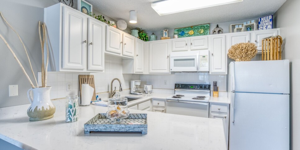 Pensacola Condo - Sea Esta - Kitchen