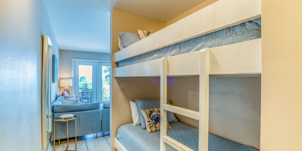 Florida Rental - Grand Caribbean 316 - Living