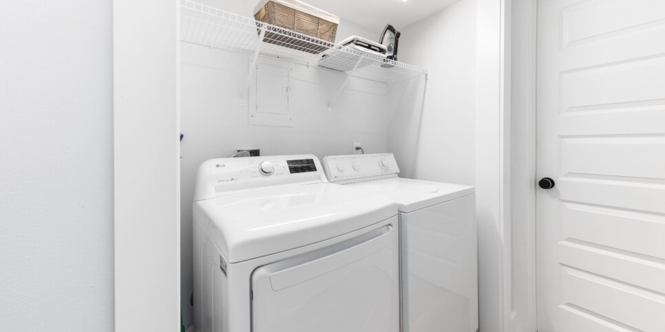 Perdido Key Rental - On the Canal - Laundry